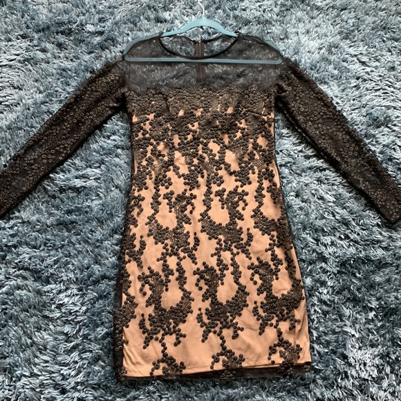 BETSEY JOHNSON ILLUSIONS LACE BLACK/NUDE SHEATH DRESS size 6 - Picture 2 of 8